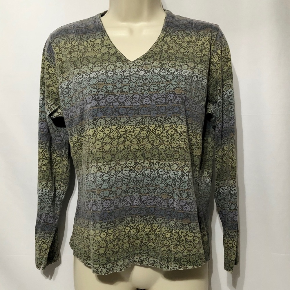 Women’s Long Sleeve V Neck T-Shirt Small Petite